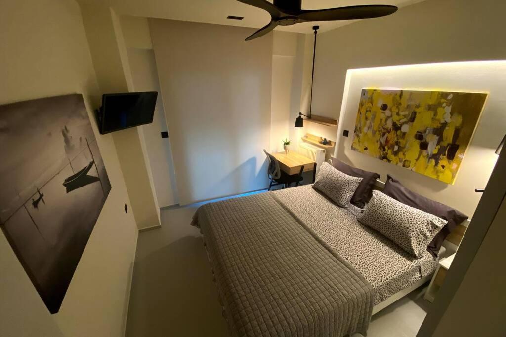 Vyron 1 Elegance Apartment เนอา มิคานิโอนา ภายนอก รูปภาพ