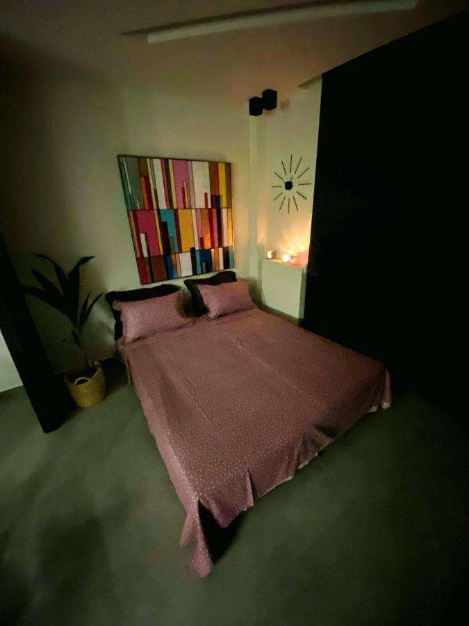 Vyron 1 Elegance Apartment เนอา มิคานิโอนา ภายนอก รูปภาพ