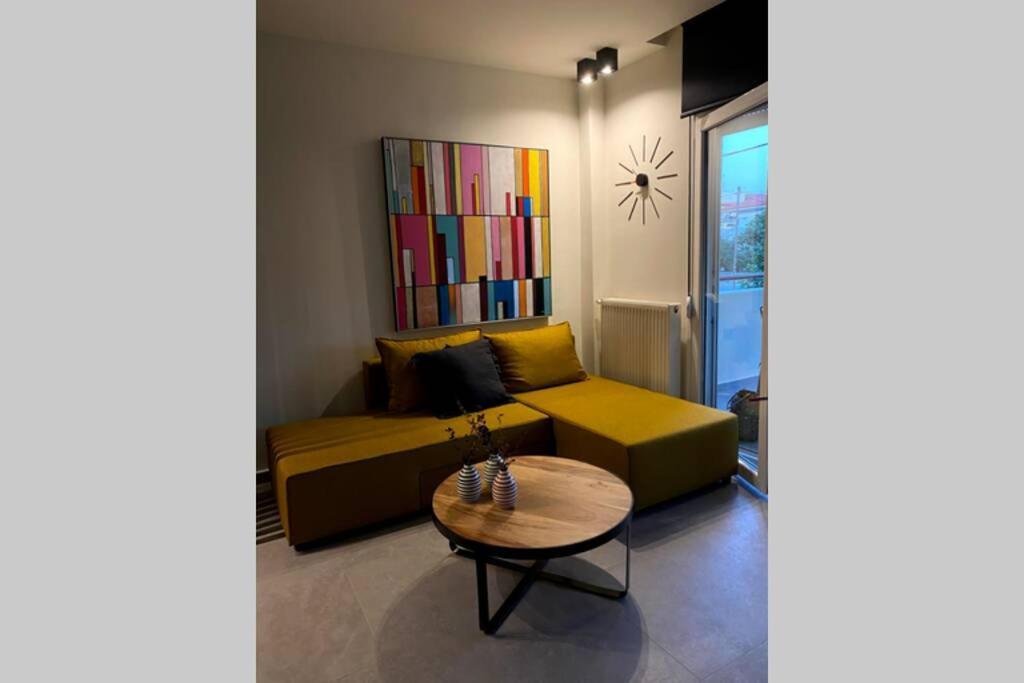 Vyron 1 Elegance Apartment เนอา มิคานิโอนา ภายนอก รูปภาพ