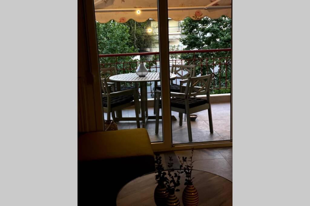 Vyron 1 Elegance Apartment เนอา มิคานิโอนา ภายนอก รูปภาพ