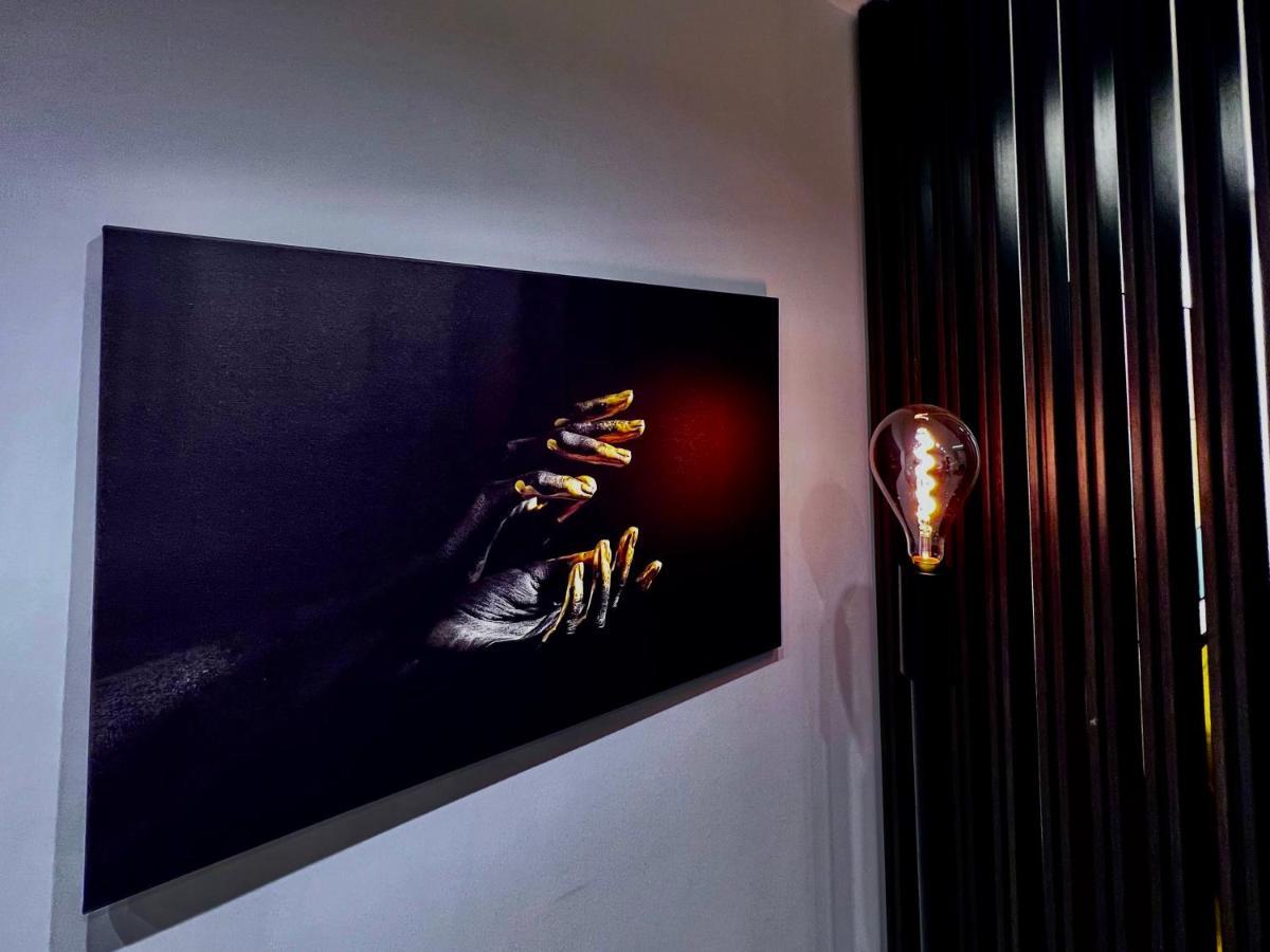 Vyron 1 Elegance Apartment เนอา มิคานิโอนา ภายนอก รูปภาพ